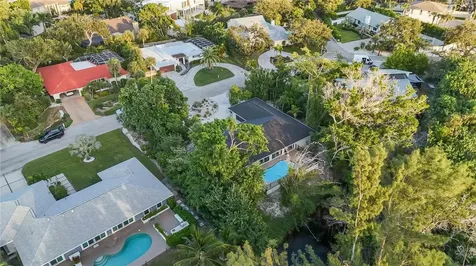 635 Tropical Circle Sarasota FL 34242