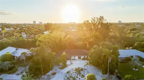 635 Tropical Circle Sarasota FL 34242
