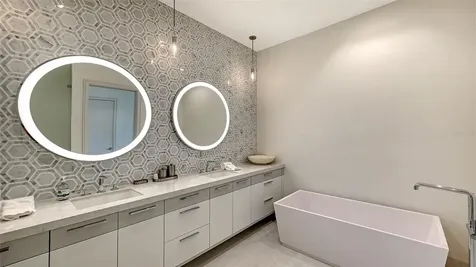 1591 Gulf Of Mexico Drive Longboat Key FL 34228