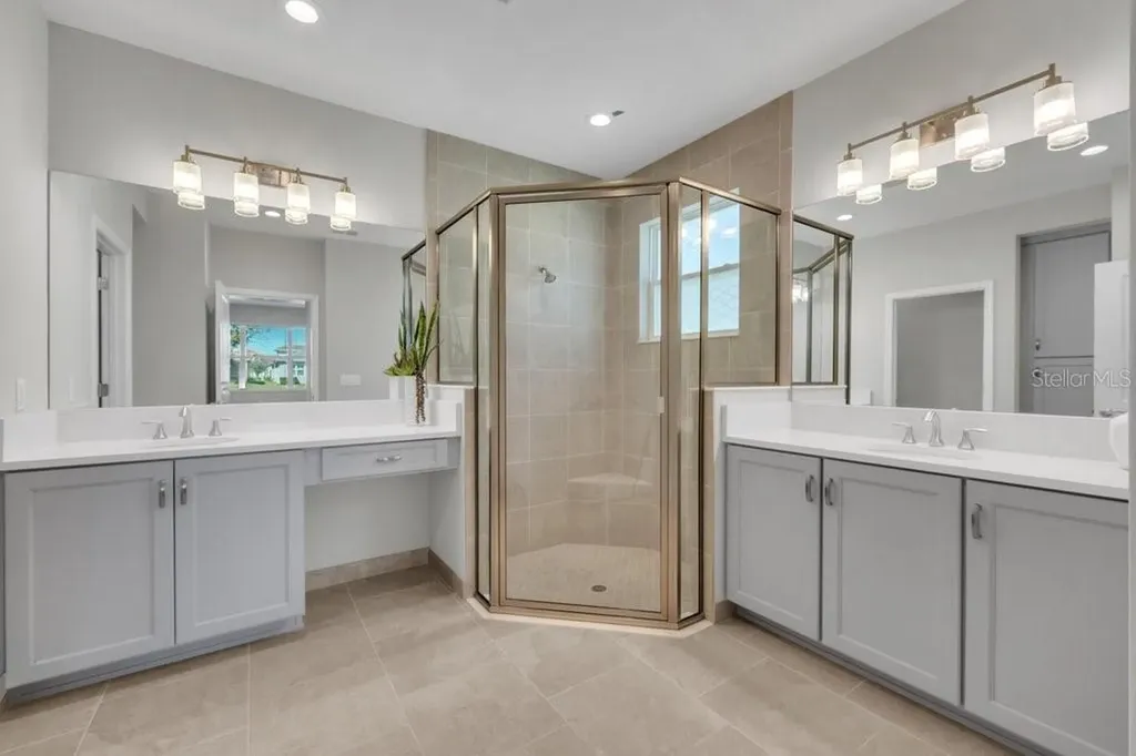 4922 Sienna Isles Avenue Wimauma FL 33598