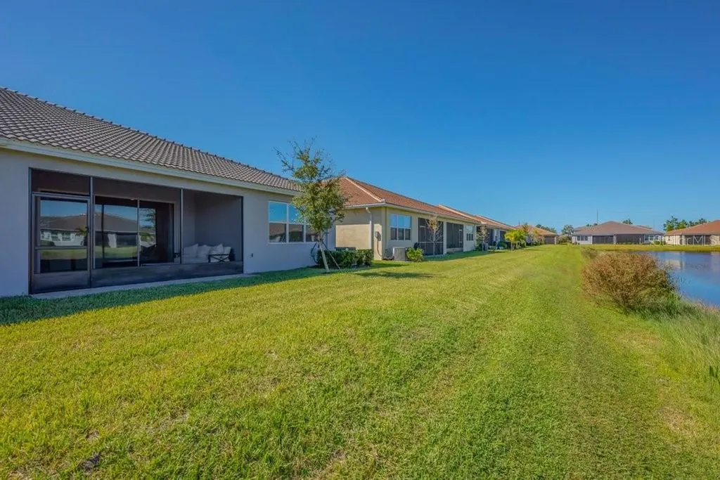 4922 Sienna Isles Avenue Wimauma FL 33598