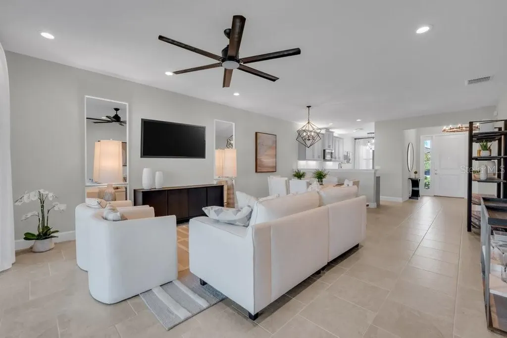 4922 Sienna Isles Avenue Wimauma FL 33598