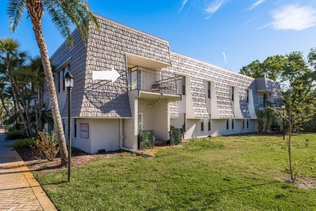 720 Lyndhurst Street Dunedin FL 34698