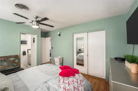 1175 62nd Place S St Petersburg FL 33705