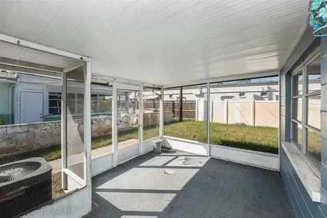 1175 62nd Place S St Petersburg FL 33705