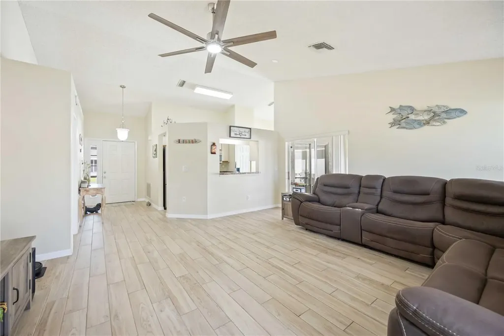 3937 37th Street Court W Bradenton FL 34205