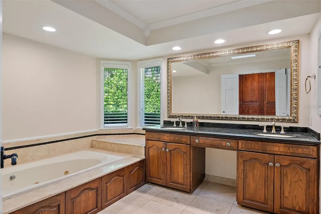 2371 Landings Circle Bradenton FL 34209