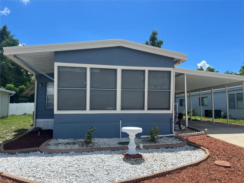212 Paradise S Leesburg FL 34788