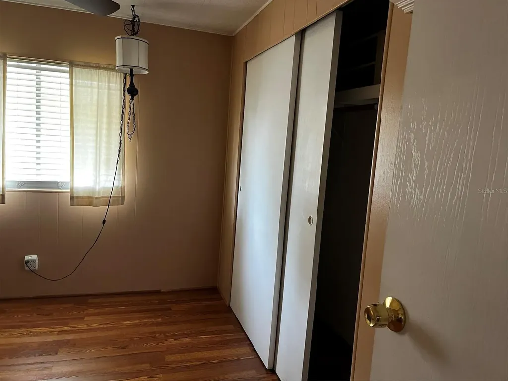 212 Paradise S Leesburg FL 34788