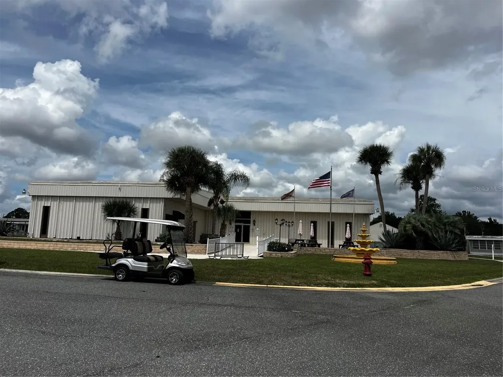 212 Paradise S Leesburg FL 34788