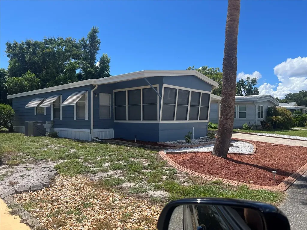 212 Paradise S Leesburg FL 34788