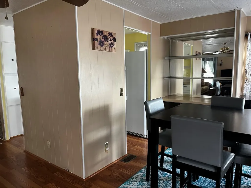 212 Paradise S Leesburg FL 34788