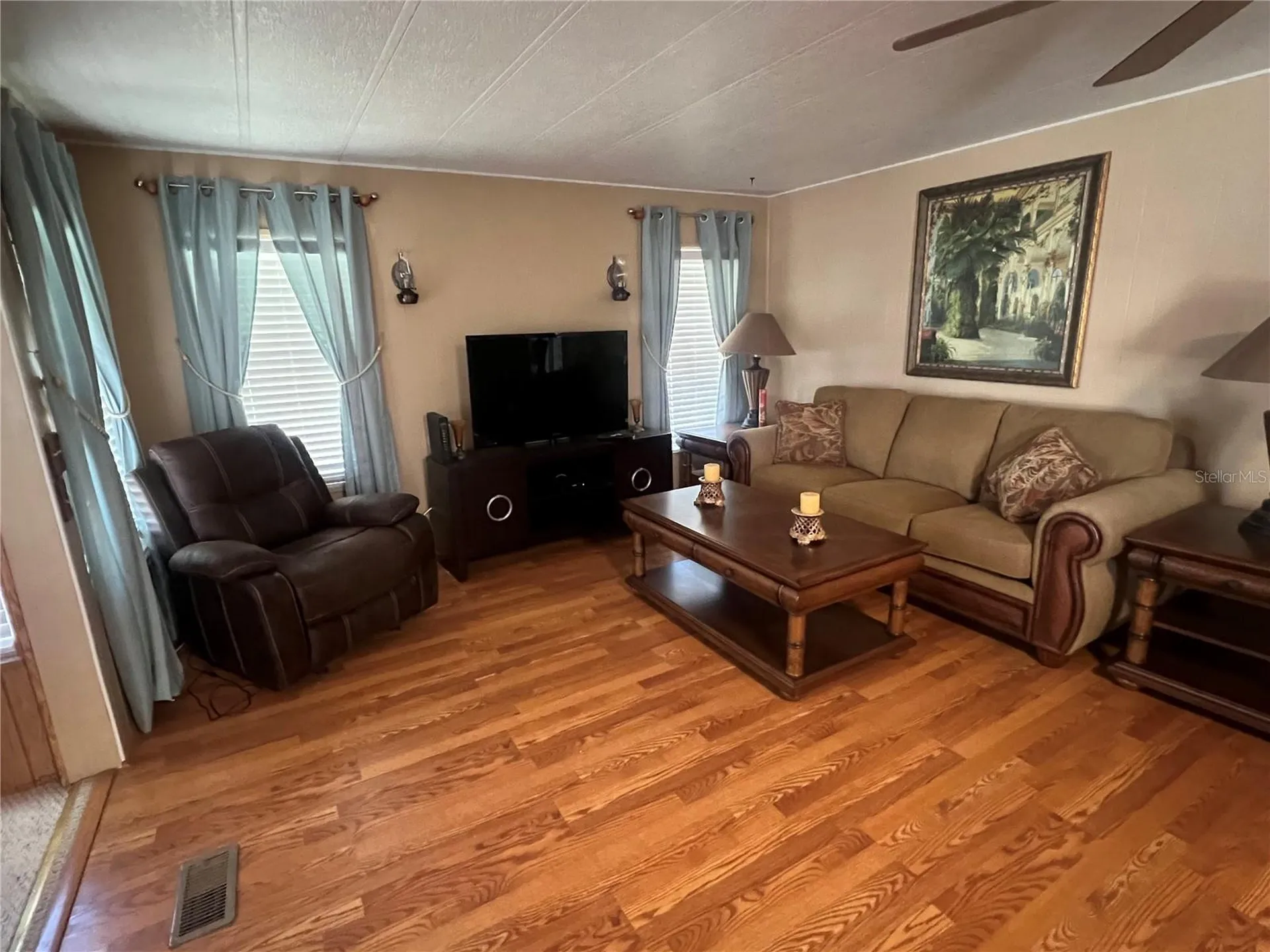 212 Paradise S Leesburg FL 34788