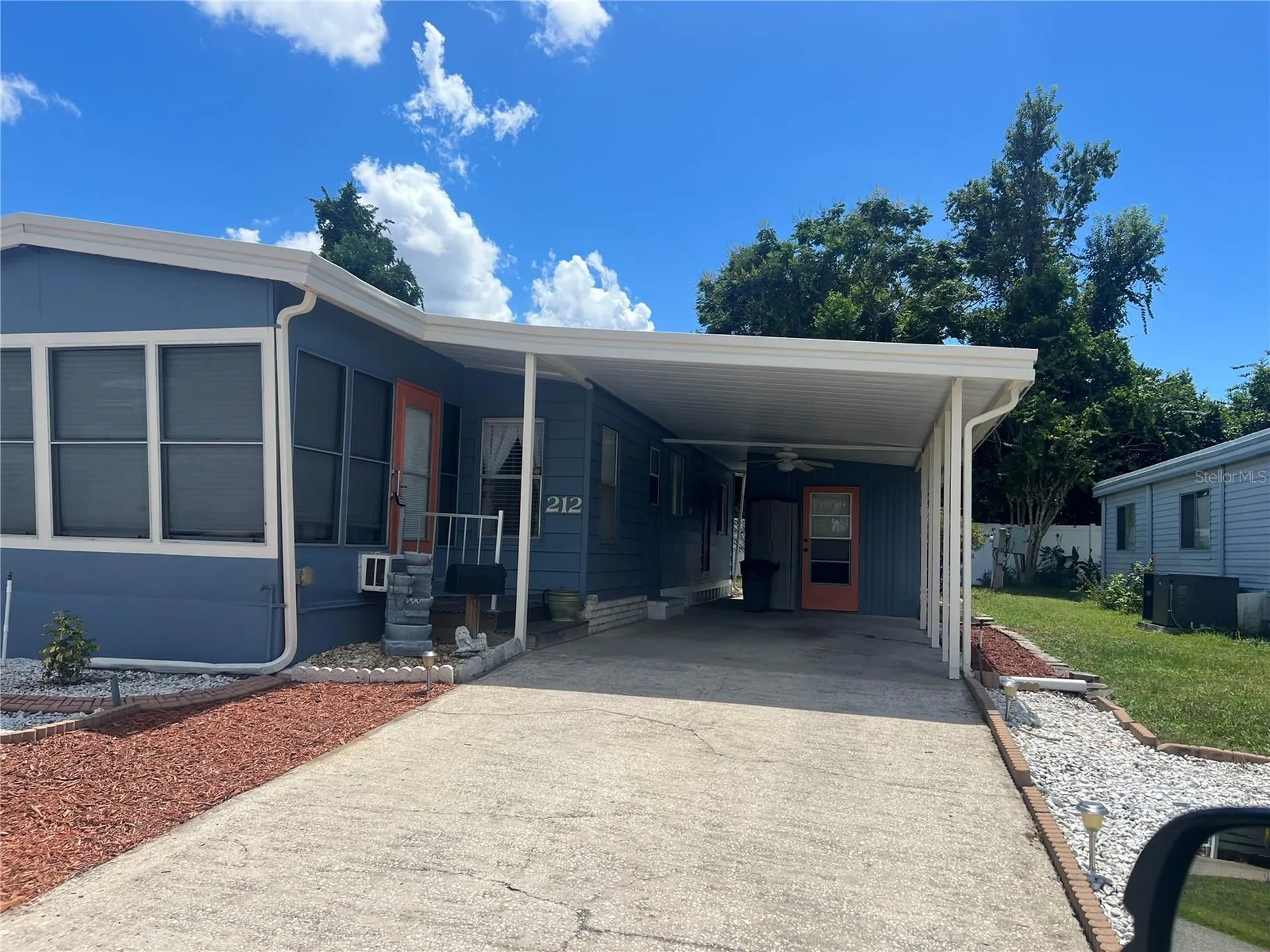 212 Paradise S Leesburg FL 34788