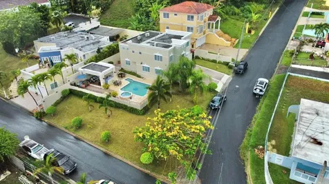 2 B-15 Urb. Alturas De Monte Brisas Gurabo PR 00778