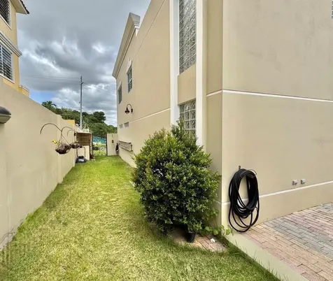 2 B-15 Urb. Alturas De Monte Brisas Gurabo PR 00778