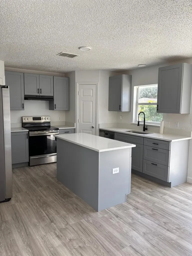 404 Manitoba Drive Kissimmee FL 34759
