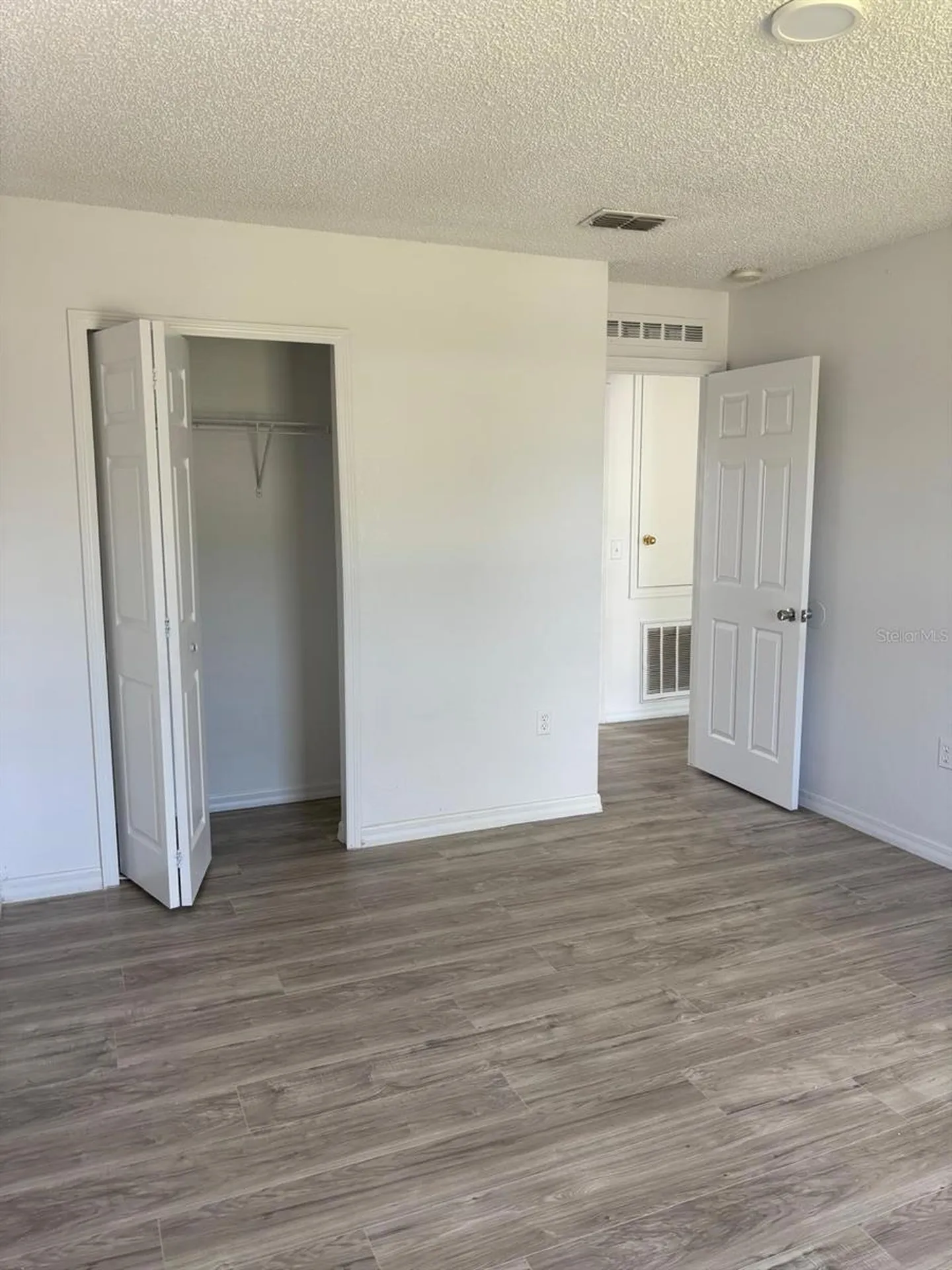404 Manitoba Drive Kissimmee FL 34759