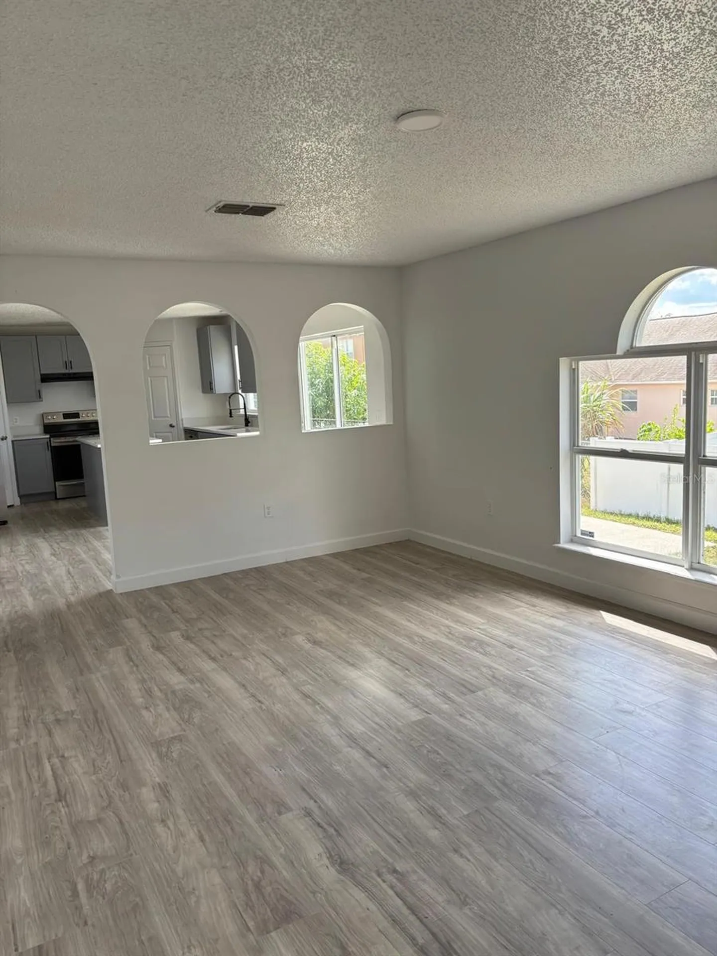 404 Manitoba Drive Kissimmee FL 34759