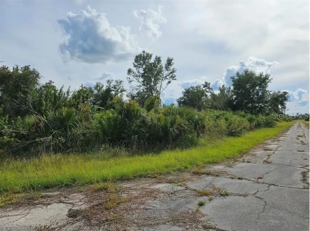Lot 1 Hinshaw Avenue North Port FL 34288