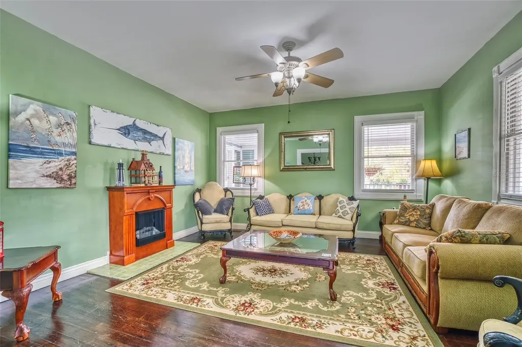 304 15th Street W Bradenton FL 34205