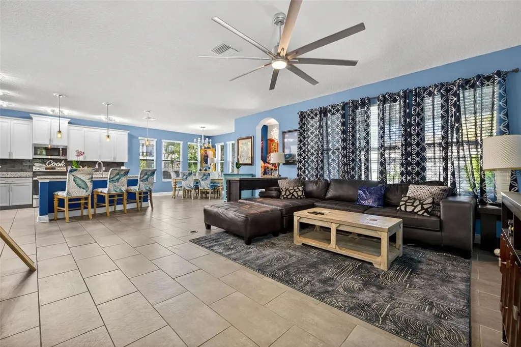 3059 3rd Avenue N St Petersburg FL 33713