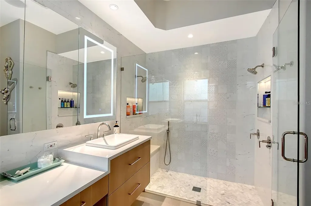 3921 Maravic Place Sarasota FL 34231
