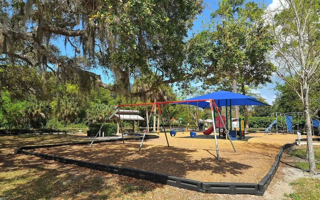 3921 Maravic Place Sarasota FL 34231