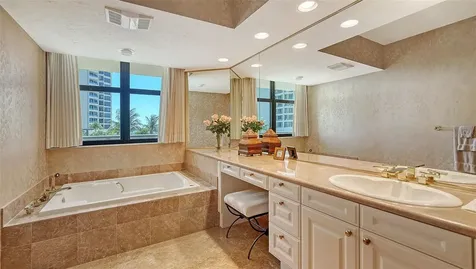 1241 Gulf Of Mexico Drive Longboat Key FL 34228