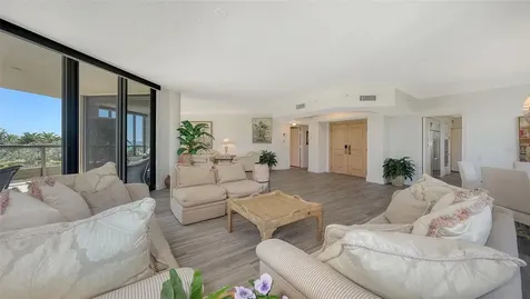 1241 Gulf Of Mexico Drive Longboat Key FL 34228