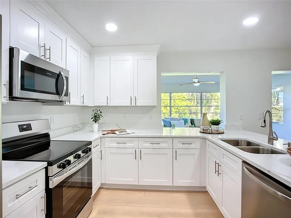 2014 Hampstead Circle Sun City Center FL 33573