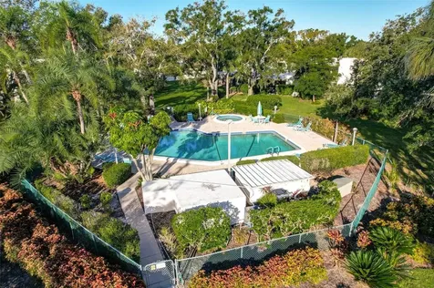 107 Pinehurst Drive Bradenton FL 34210