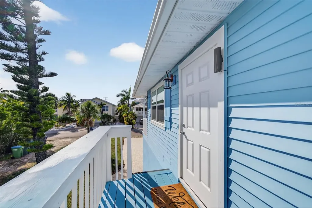 2915 Avenue C Holmes Beach FL 34217