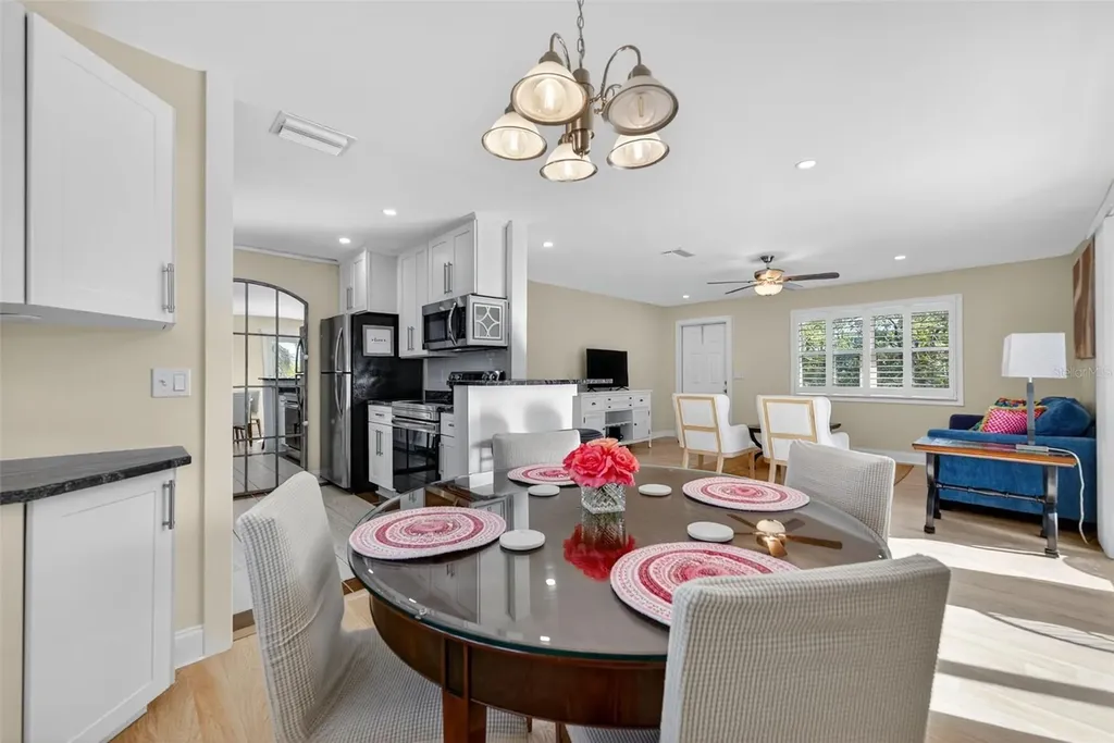 2915 Avenue C Holmes Beach FL 34217