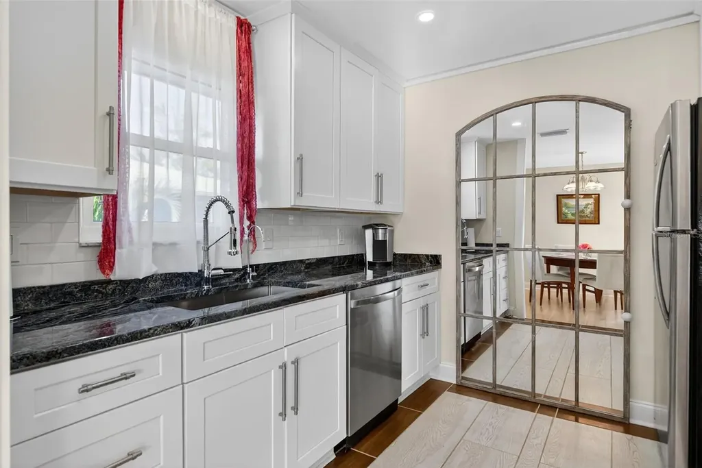 2915 Avenue C Holmes Beach FL 34217