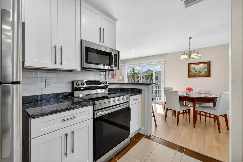 2915 Avenue C Holmes Beach FL 34217