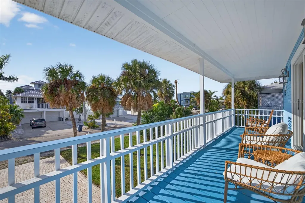 2915 Avenue C Holmes Beach FL 34217