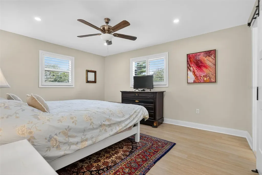 2915 Avenue C Holmes Beach FL 34217