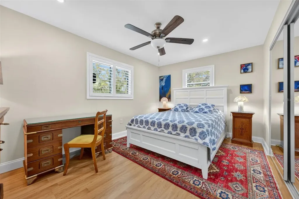 2915 Avenue C Holmes Beach FL 34217