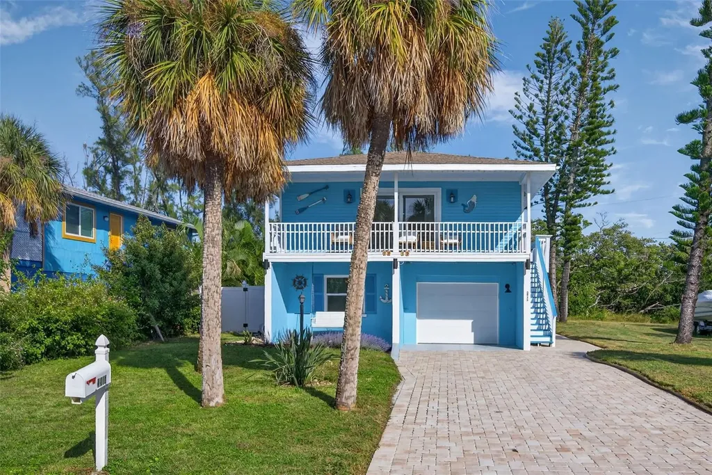 2915 Avenue C Holmes Beach FL 34217
