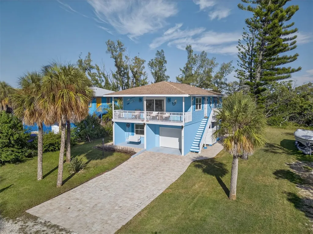 2915 Avenue C Holmes Beach FL 34217