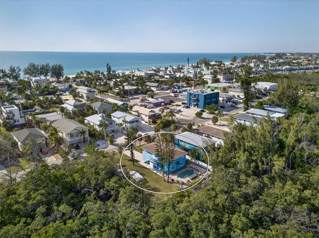 2915 Avenue C Holmes Beach FL 34217