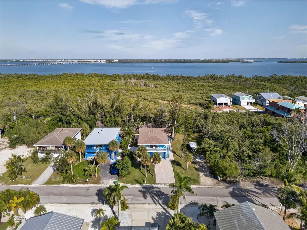 2915 Avenue C Holmes Beach FL 34217
