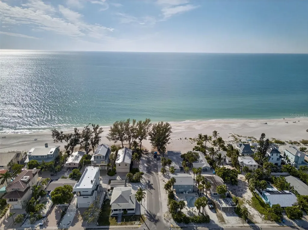 2915 Avenue C Holmes Beach FL 34217