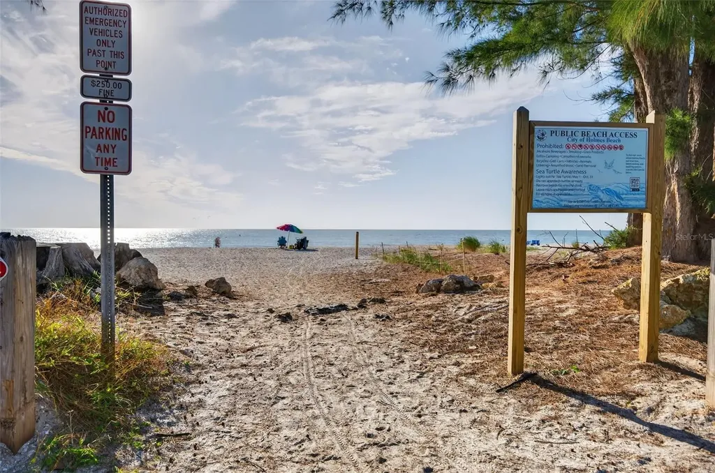 2915 Avenue C Holmes Beach FL 34217
