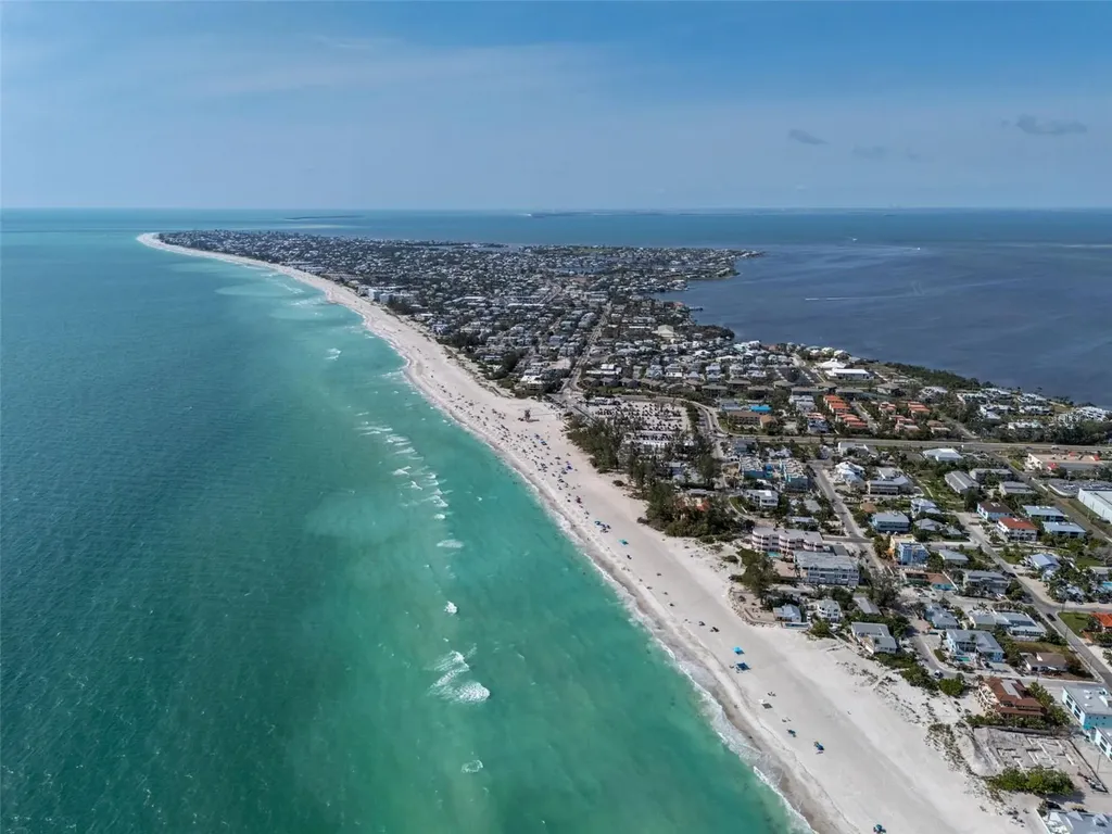 2915 Avenue C Holmes Beach FL 34217