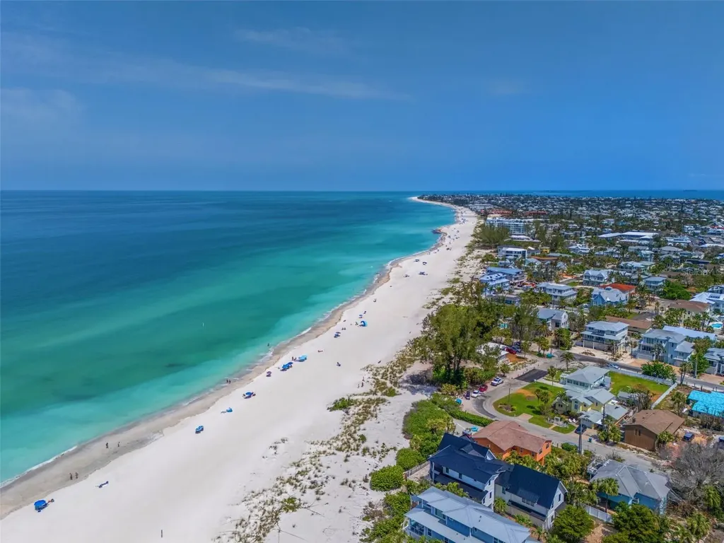 2915 Avenue C Holmes Beach FL 34217