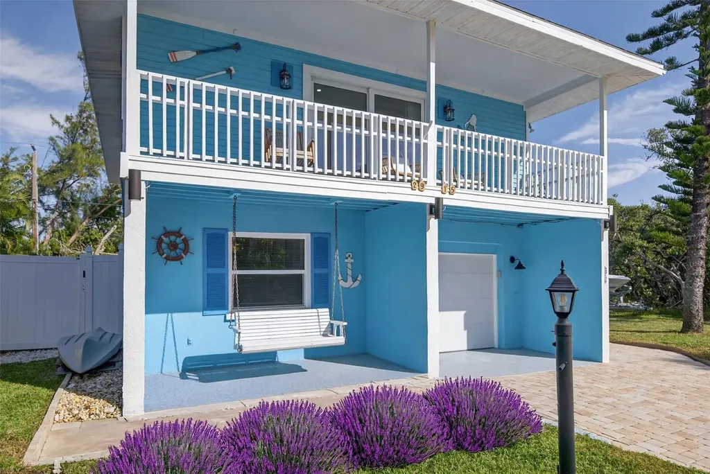2915 Avenue C Holmes Beach FL 34217