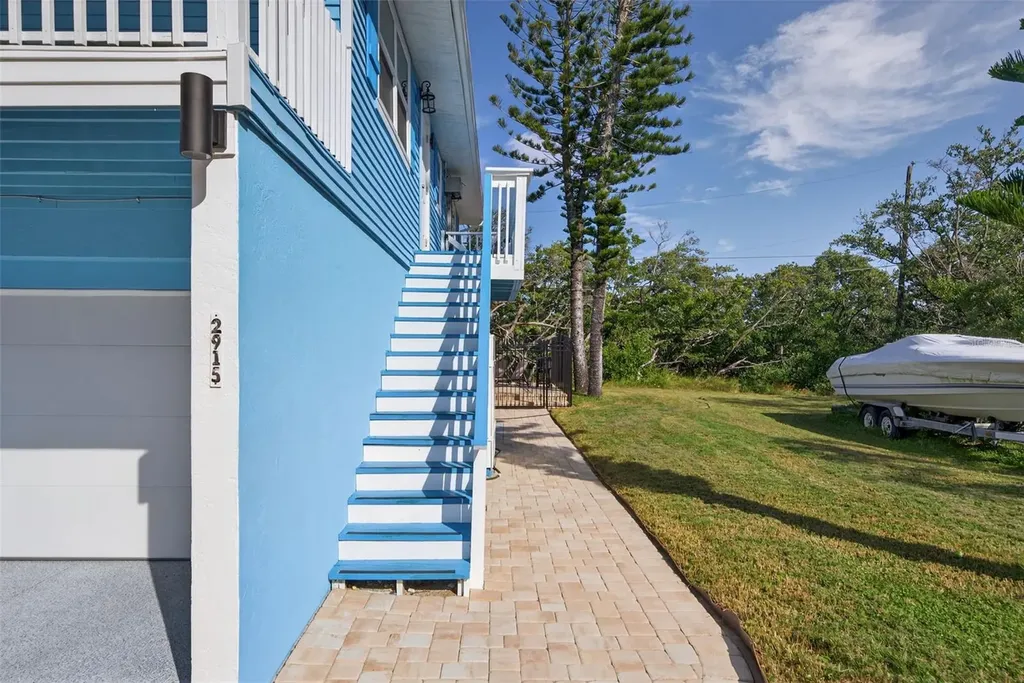 2915 Avenue C Holmes Beach FL 34217