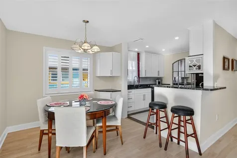 2915 Avenue C Holmes Beach FL 34217
